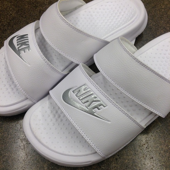 chinelas wmns benassi duo ultra slide nike
